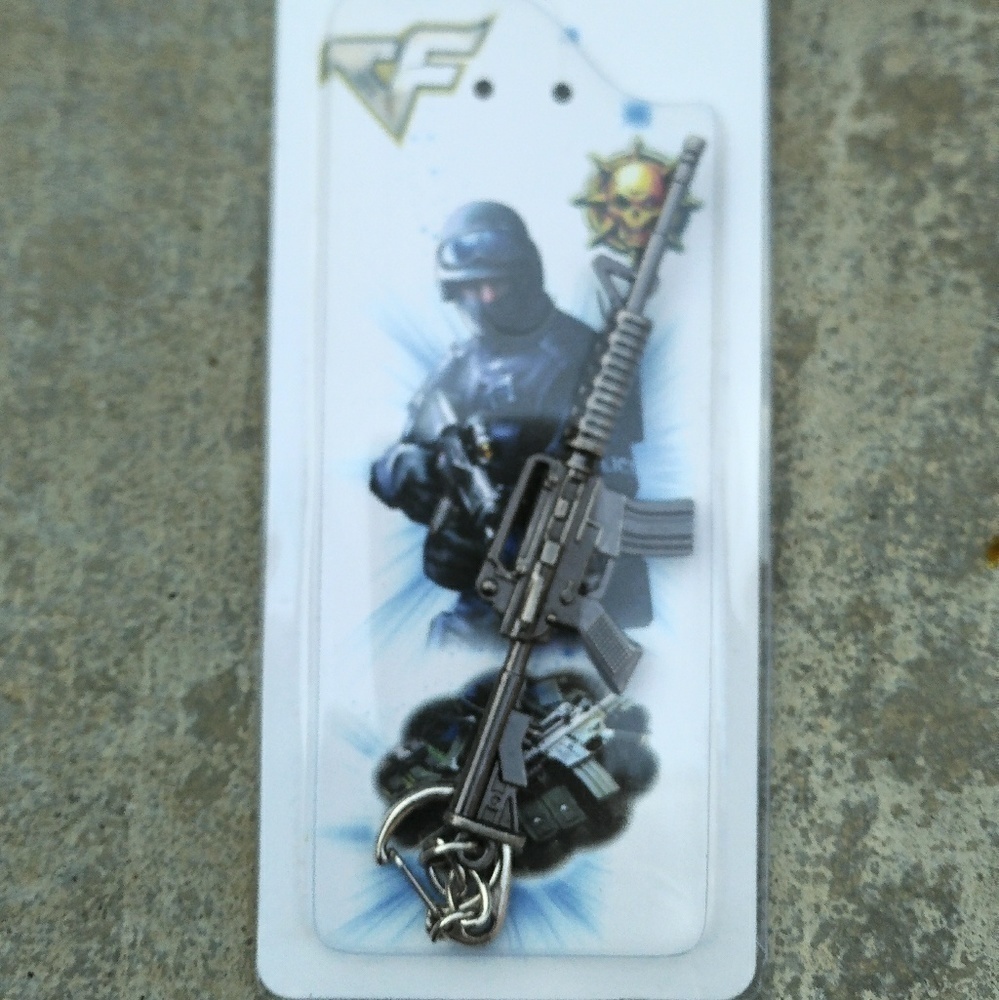 Modern warfare charm m16 keychains